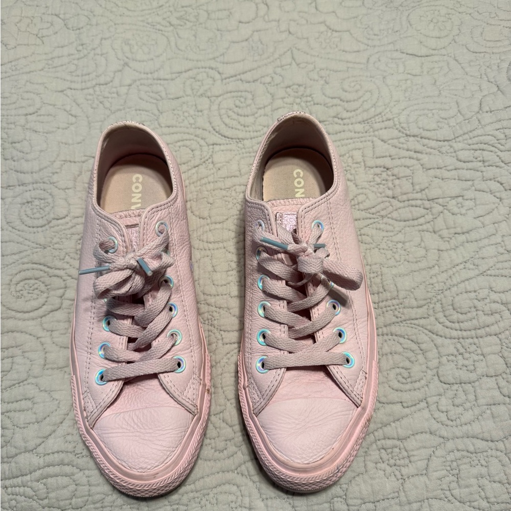 Converse Women's Light Pink Sneakers